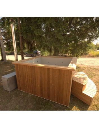 Deluxe hot tub 180x180 cm, square shape with thermowood trim